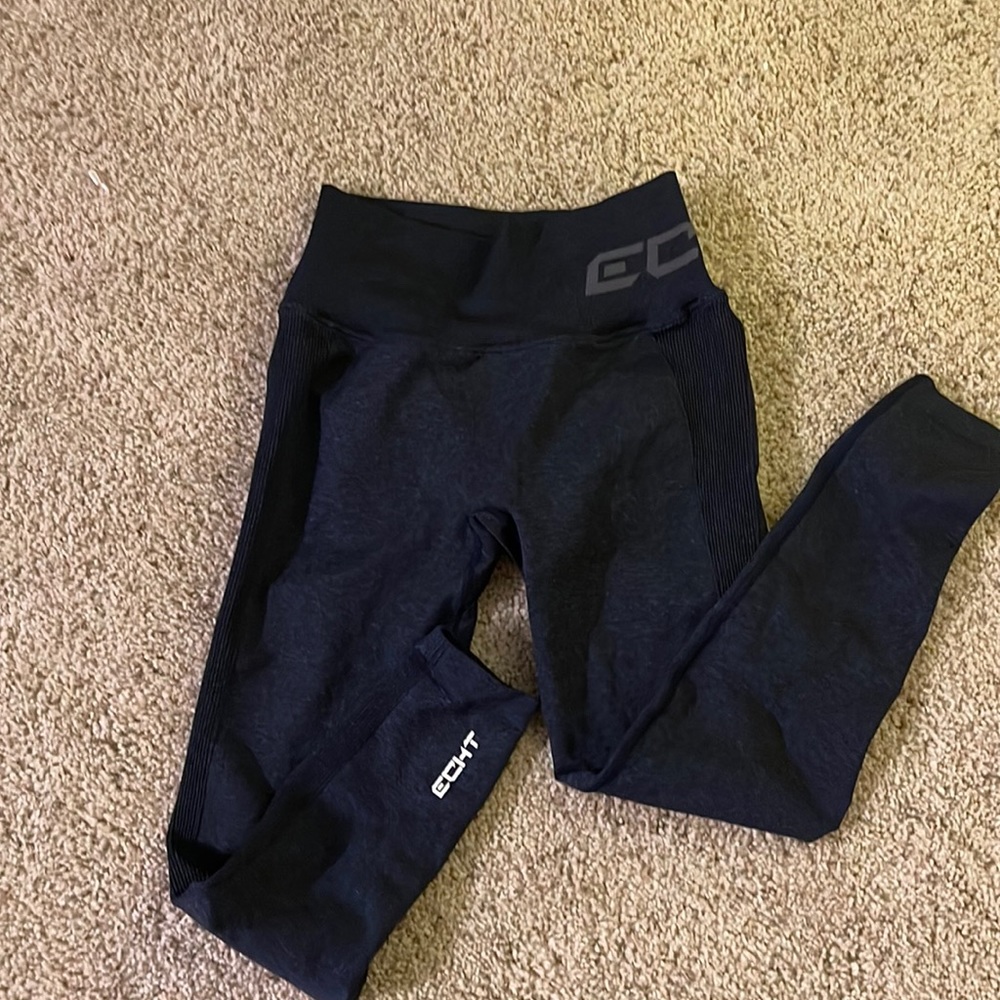 Scrunch bottom leggings.